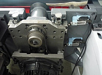 Электрорегулировка вылета основной пилы Электрорегулировка вылета основной пилы