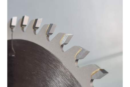 Пильный диск 220x30x2,8/1,8 Z=48 ATB 15° продольный/поперечный рез по древесине PROCUT 797.2203048